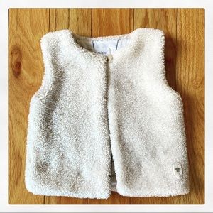 CARRÉMENT BEAU Sherpa Sleeveless Cardigan (12M)